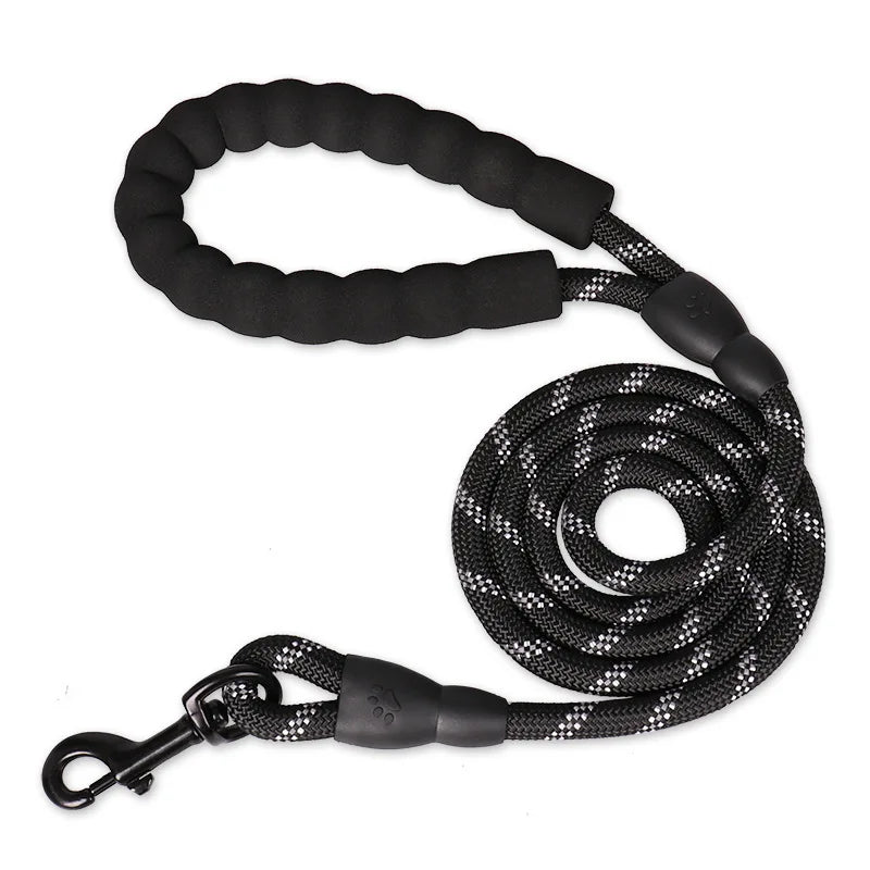Strong Dog Leash with Soft Handle – The Ultimate Comfort and Control for Small to Large Dogs